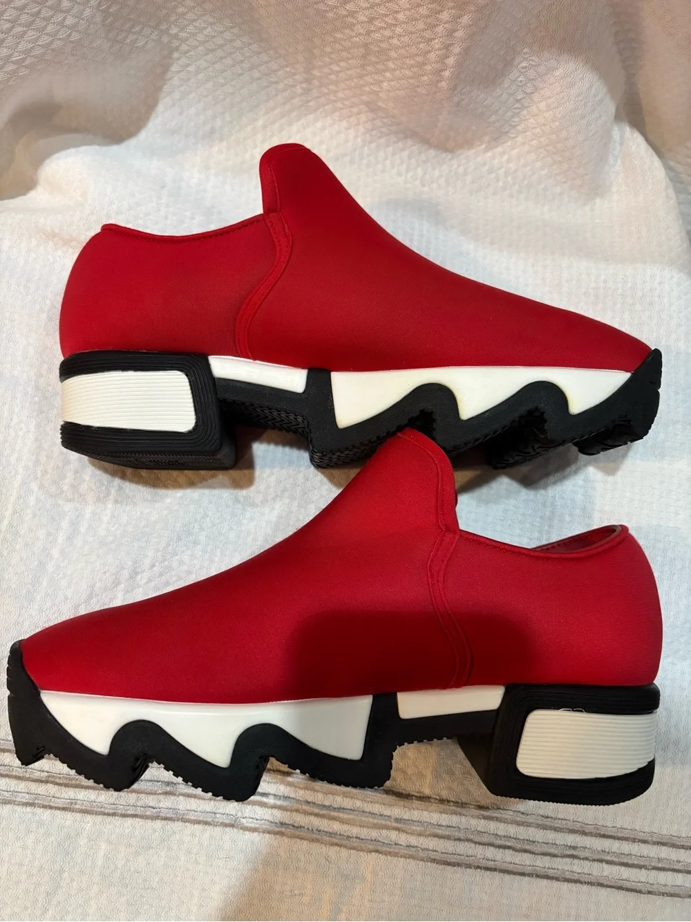 iRi NYC WES I Red Neoprene Platform Sneakers Wavy Sole Futuristic Size Women’s 7